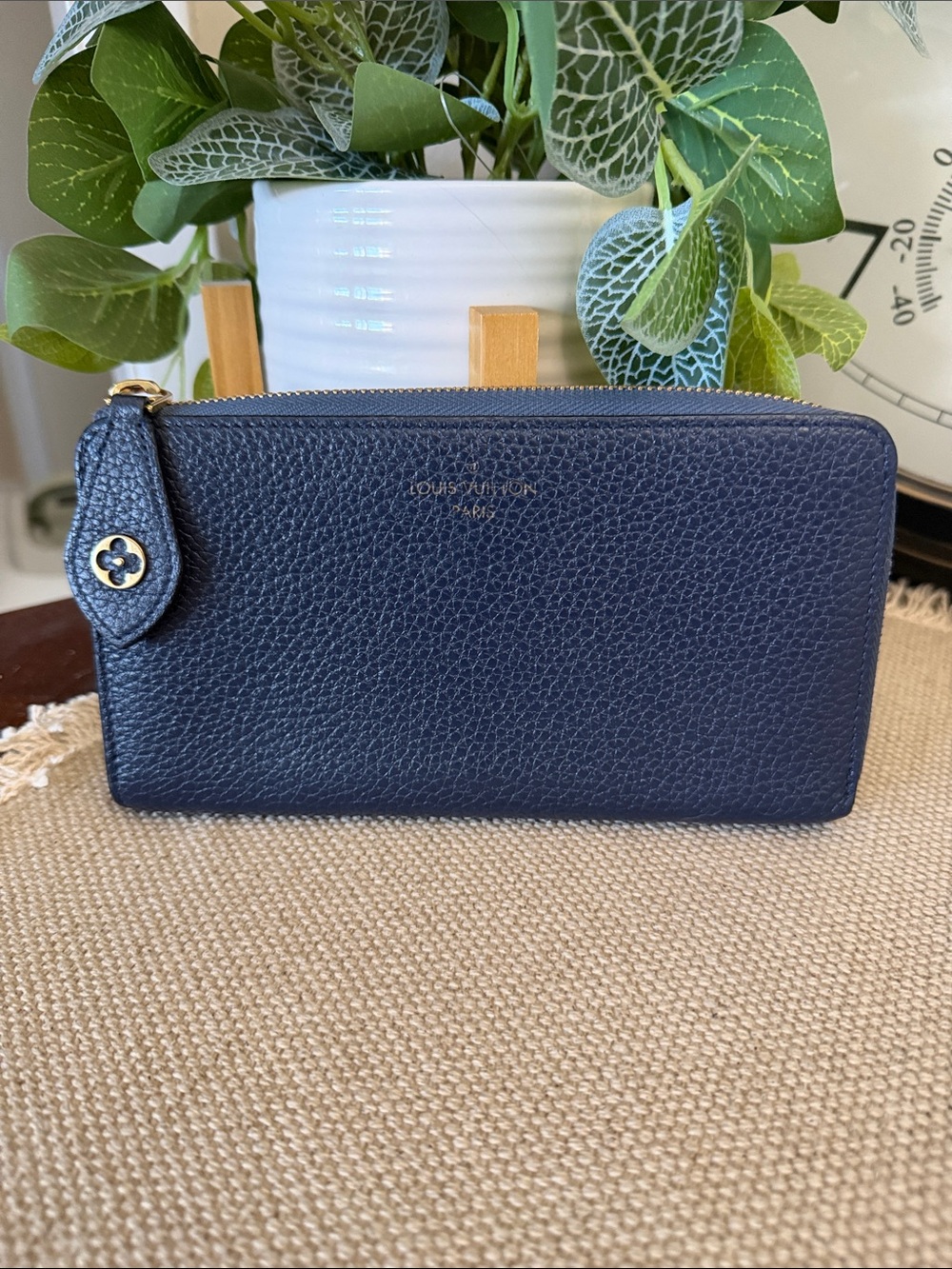 Louis Vuitton Navy Pebbled Leather Zippy Wallet with Gold Tone Hardware